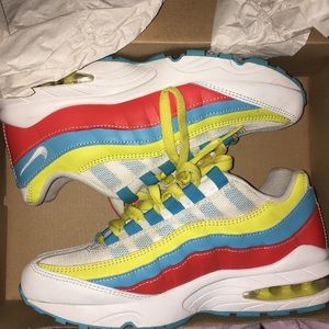 Nike Air max shoes (size 6